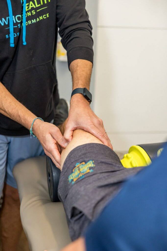 Hands on physical therapy for knee pain